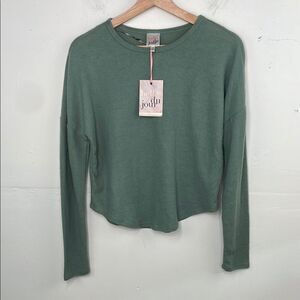 Belle Du Jour Green Cropped Long Sleeve fuzzy sweater size Small